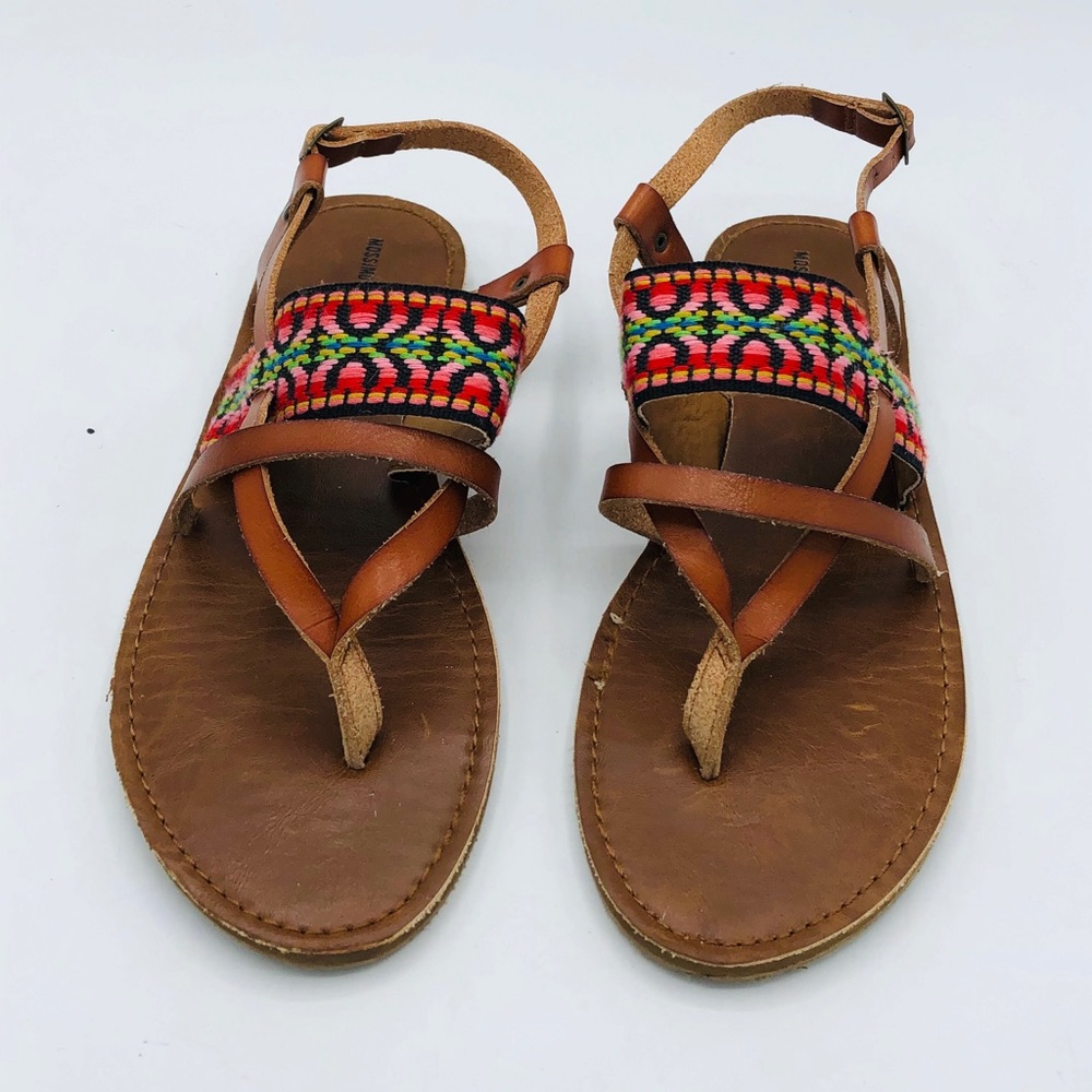 LIKE NEW Mossimo ALL LEATHER SUNNY Sandals